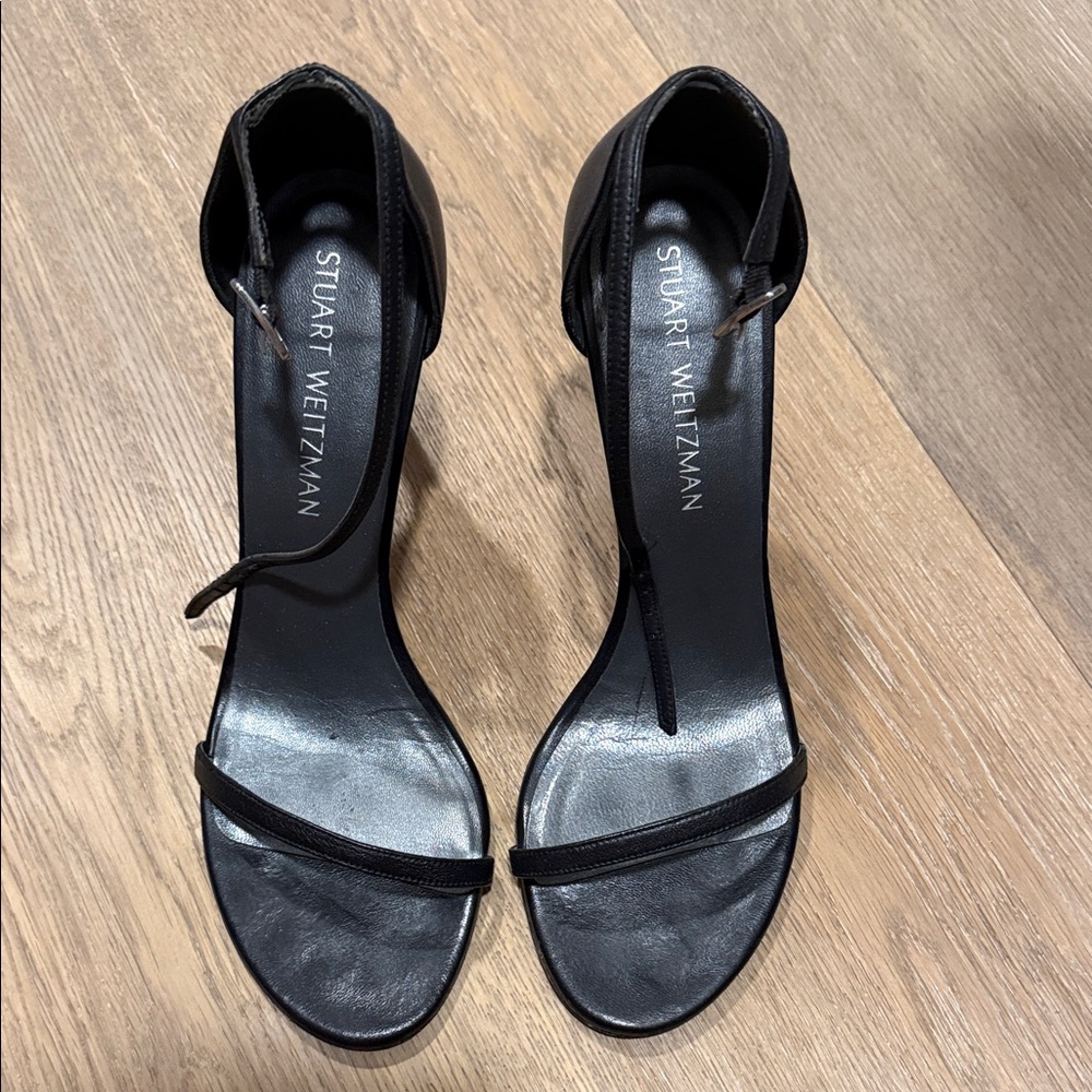 Stuart Weitzman Black leather  Open-Toe Sandals
Size 9